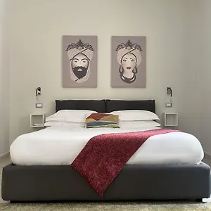 https://un-passo-dal-duomo.taorminaitalyhotels.com
